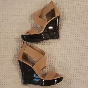 DVF never worn tan and black heels